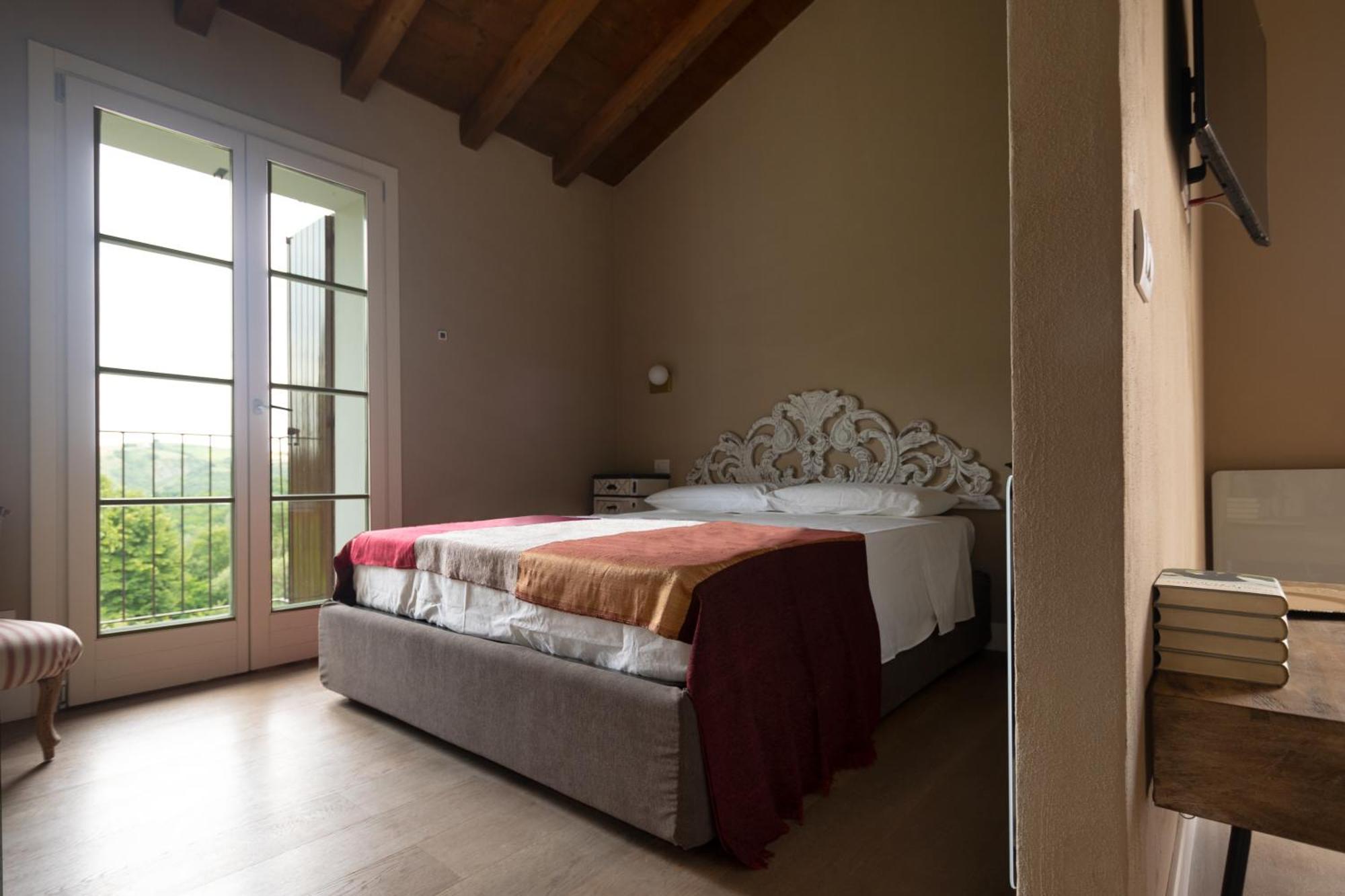 Luce Boutique Hotel Fortunago ภายนอก รูปภาพ